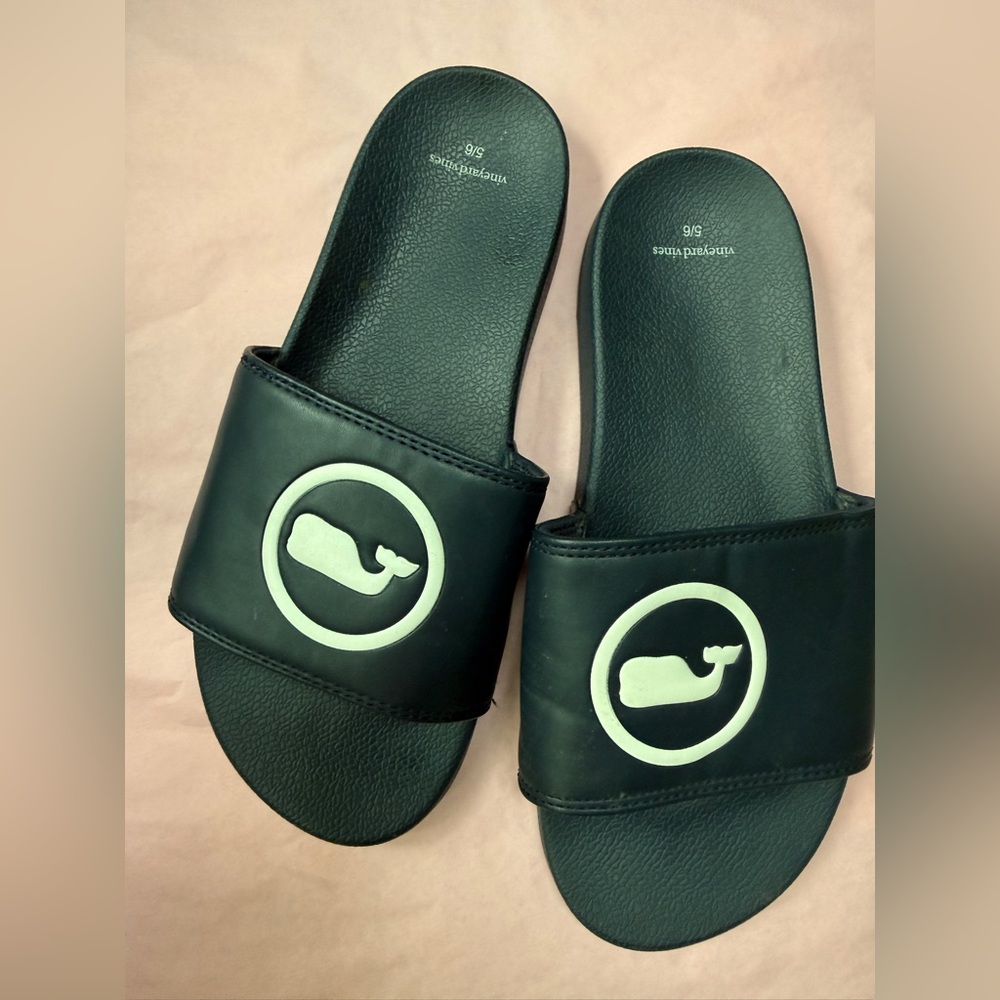 Vineyard Vines Black Slide Sandals with White Whale Emblem